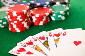Behind the Odds: Understanding Hold’em Dynamics